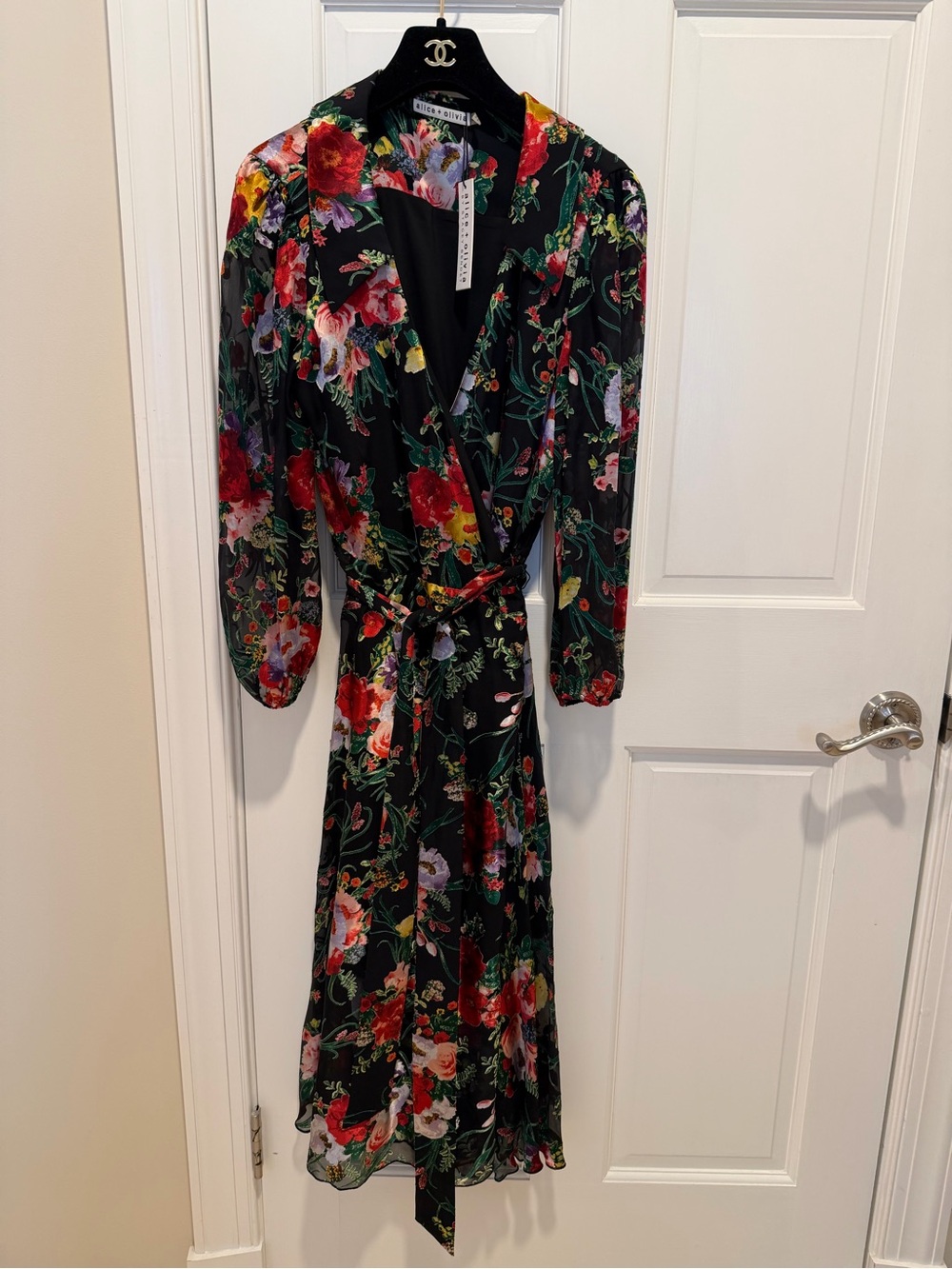 NWT Alice + Olivia Abney Black Floral Wrap Midi Dress Blooming Bouquet size 10 - Picture 10 of 16